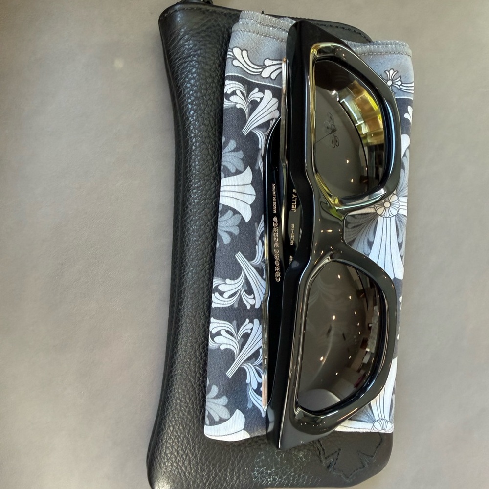 Chrome Hearts
Chrome Hearts Jelly & Jam Shades

Black Sunglasses with Case - Picture 7 of 7